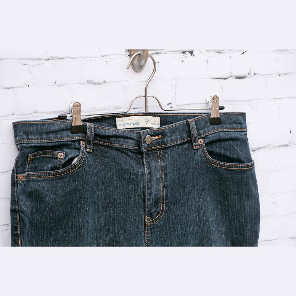 Venezia by Lane Bryant Stretch Flare Jeans • Dark Wash • Womens Plus Size 16 - Picture 3 of 6